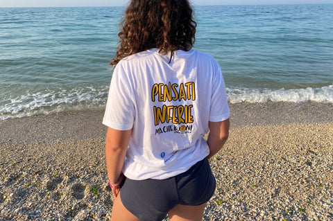 T-Shirt unisex Ma Che Buoni "Pensati in Ferie"