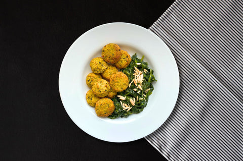 polpette di ceci con cime di rapa e mandorle