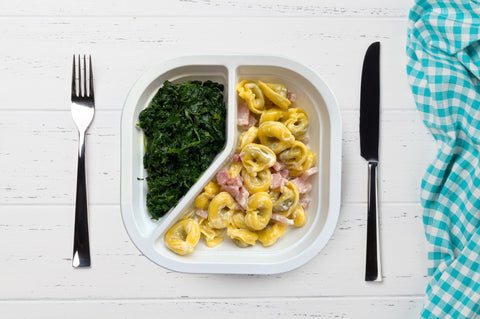 TORTELLINI PANNA E PROSCIUTTO CON CONTORNO DI SPINACI IN CONFEZIONE ORIGINALE