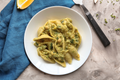 conchiglioni al pesto di zucchine e ceci