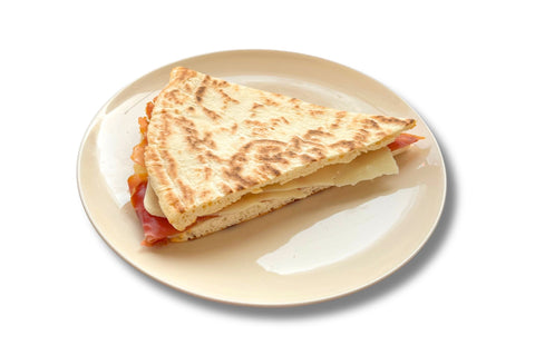 Crescia umbra prosciutto crudo e formaggio
