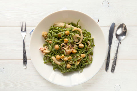 Tagliatelline verdi calamari e ceci