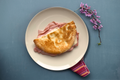 panino mortadella e formaggio